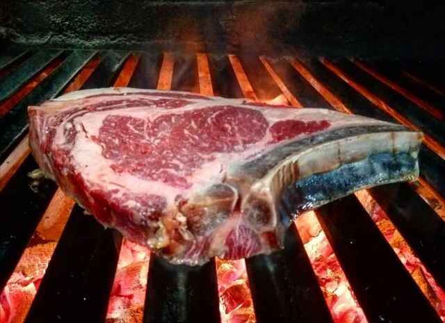 Chuletón de Vaca Rubia Gallega madurada 90 días a la PARRILLA
