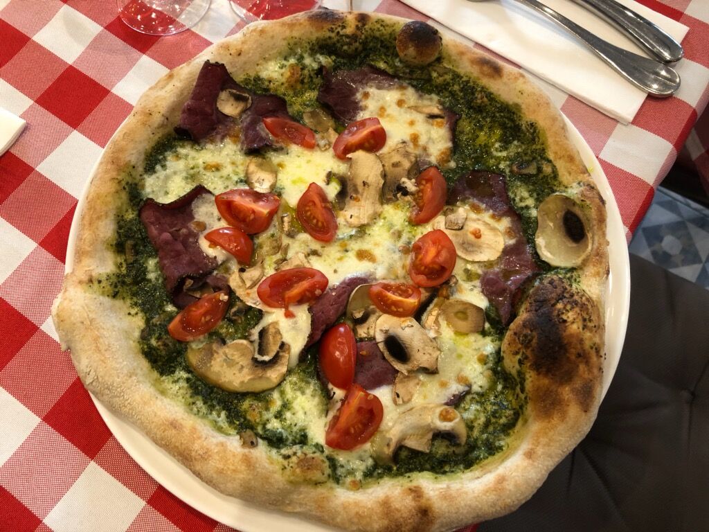 pizza napoli al pesto