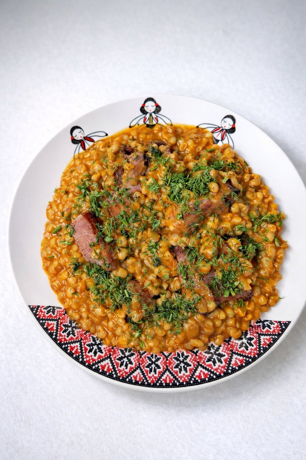 Fasole cu ciolan afumat - 45 lei