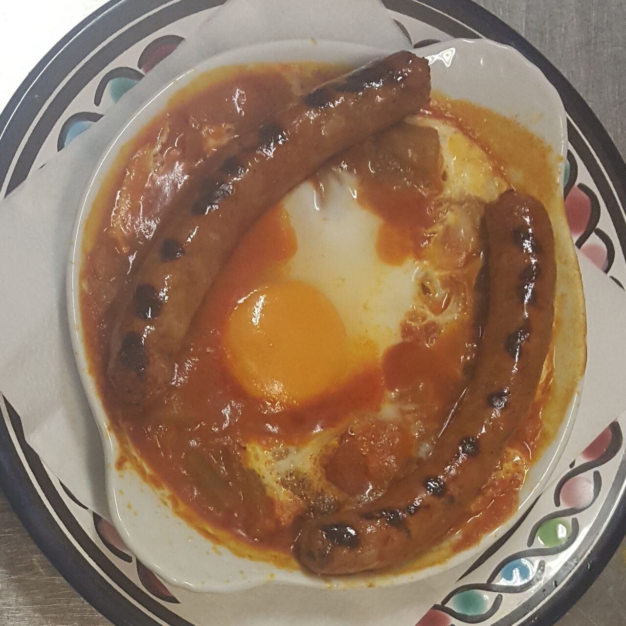 Chakchuka aux merguez et ouef cuit mollet