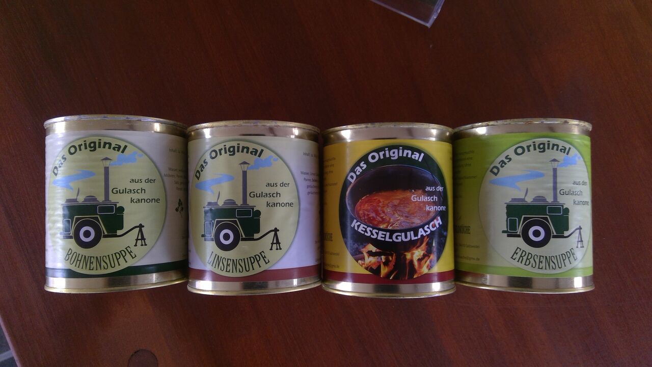 4 Sorten Eintopf in der Feldküche zubereitet und eingekocht
wie bei Oma...