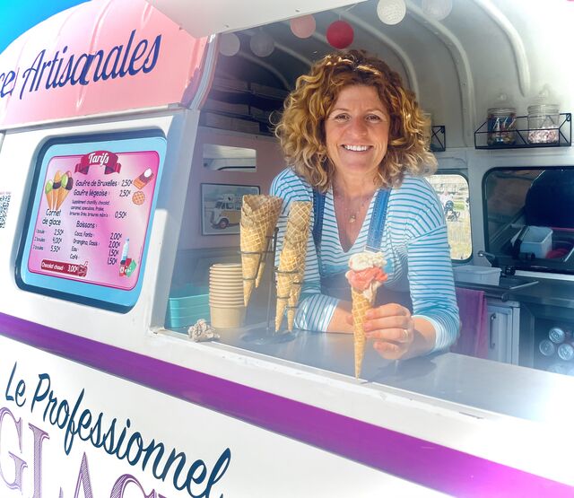 Vanille-Fraise en cornet gaufrette 