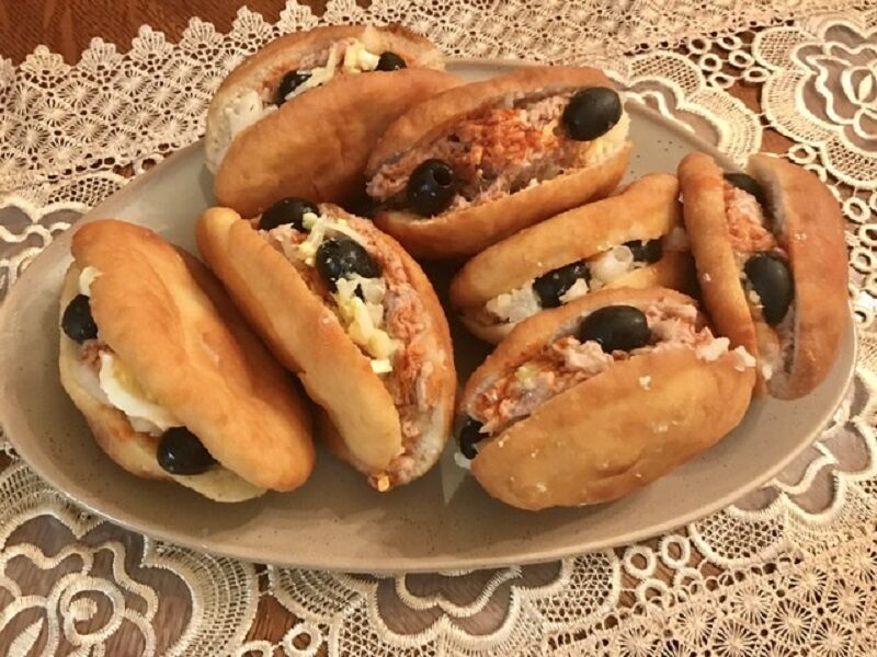 Fricassé de Thon, Oeuf, Olive, Persil et une sauce au choix 