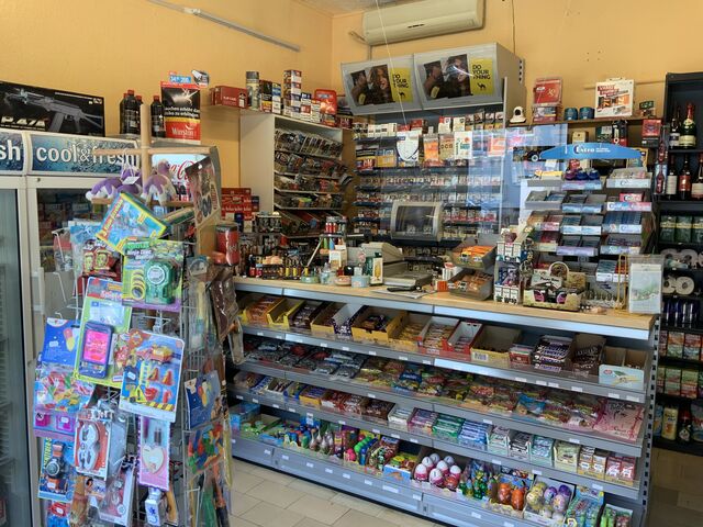 Tabakwaren, gekühlte Getränke und Zeitschriften