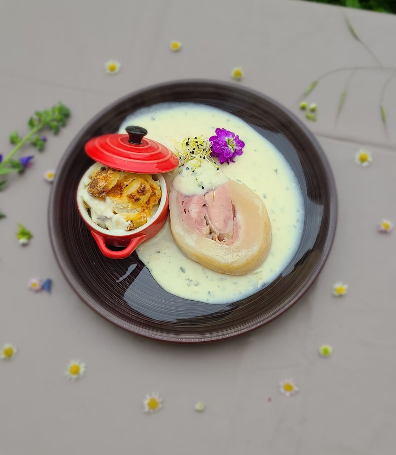 Tête de veau à la sauce gribiche et son gratin dauphinois