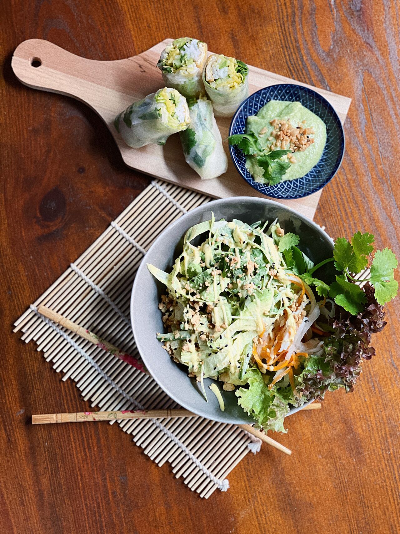 Fresh Sommerrolls (Tofu) + Avo Salad 