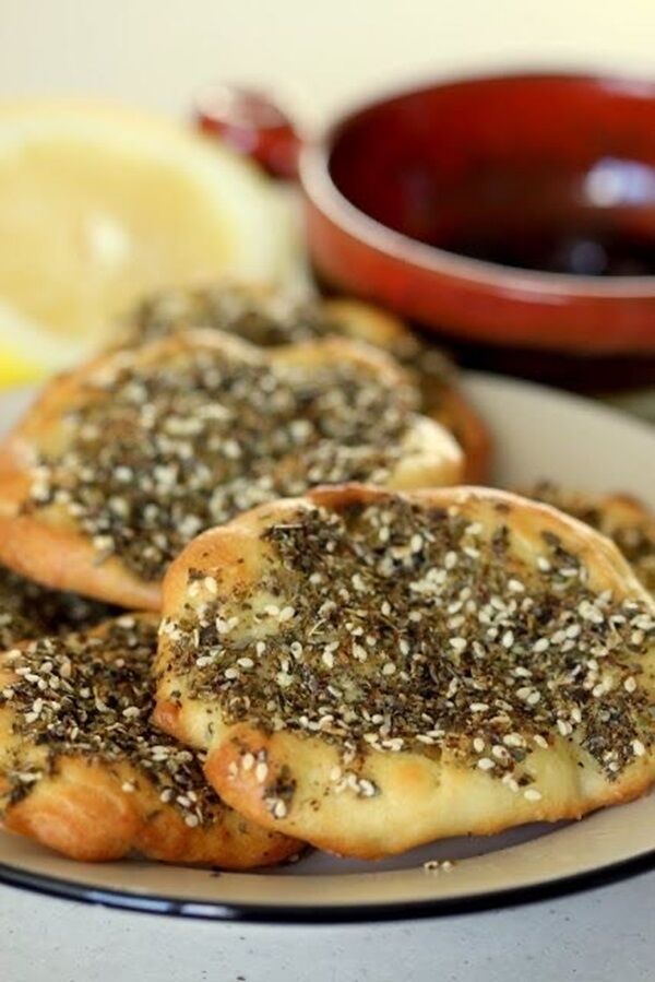 Man'ouche zaatar ou jebneh