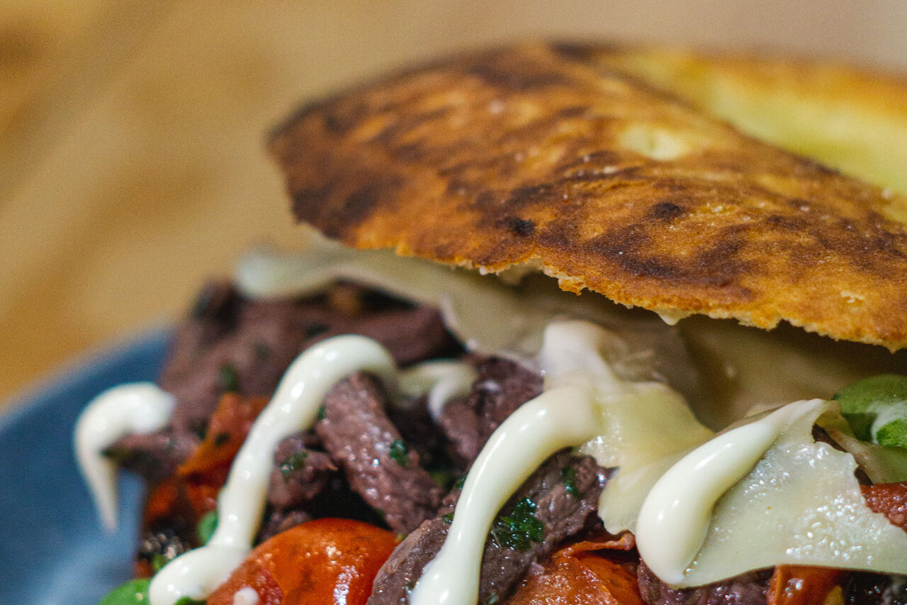 Panini e Pokè: Un'Esplorazione di Sapori Creativi