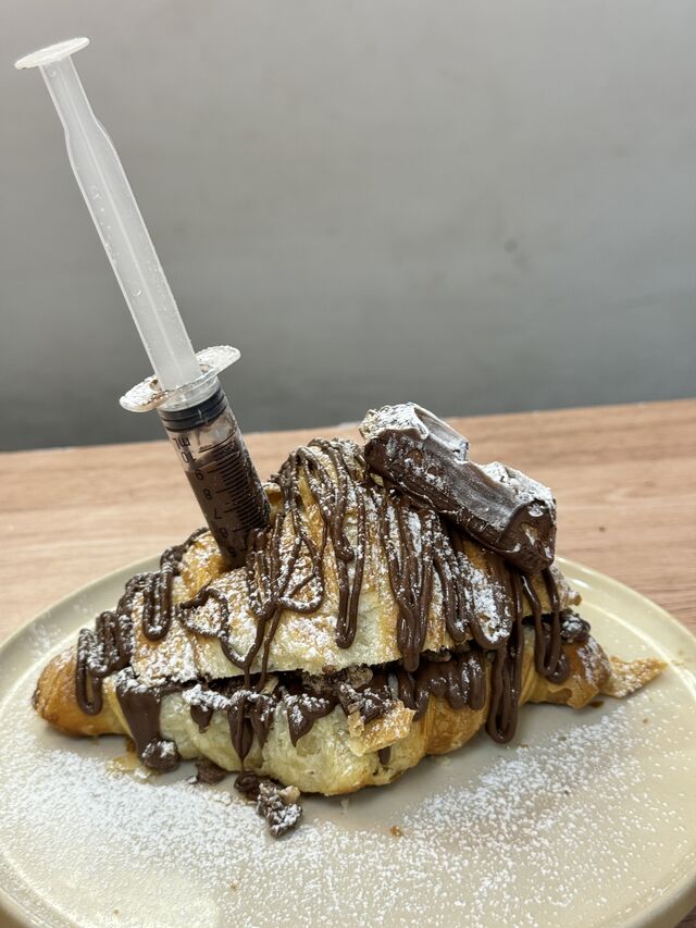 Croissant con jeringa 