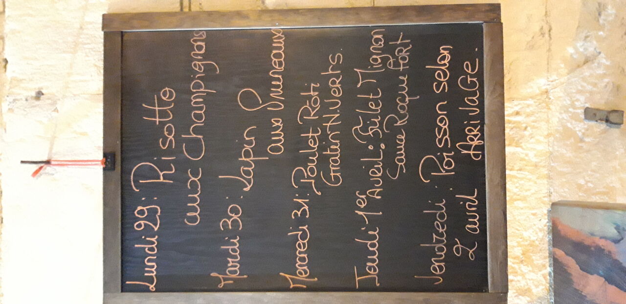 Bonjour à vous tous
Voici le menu de la semaine 😊
N hesitez pas a réserver jusqu'à 19h
Bonne semaine 🌞