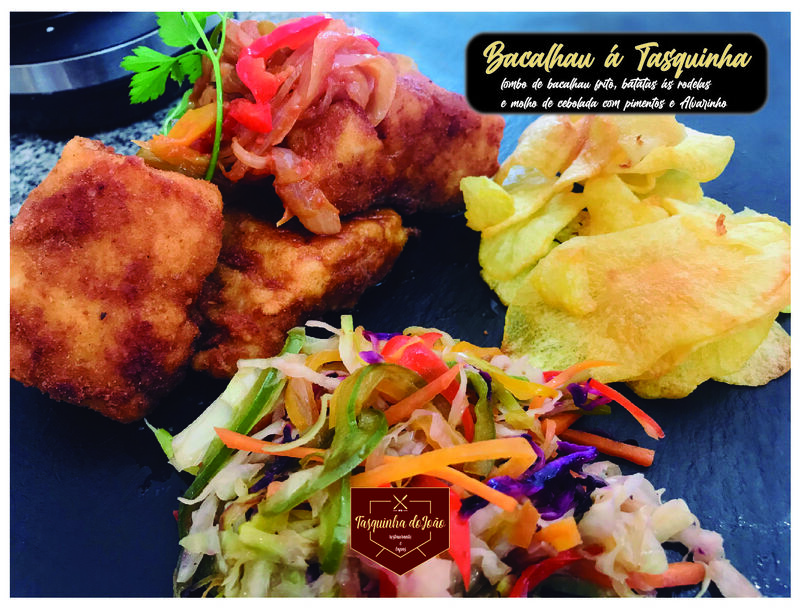 Bacalhau á Tasquinha
( panado, frito com cebolada e legumes salteados)