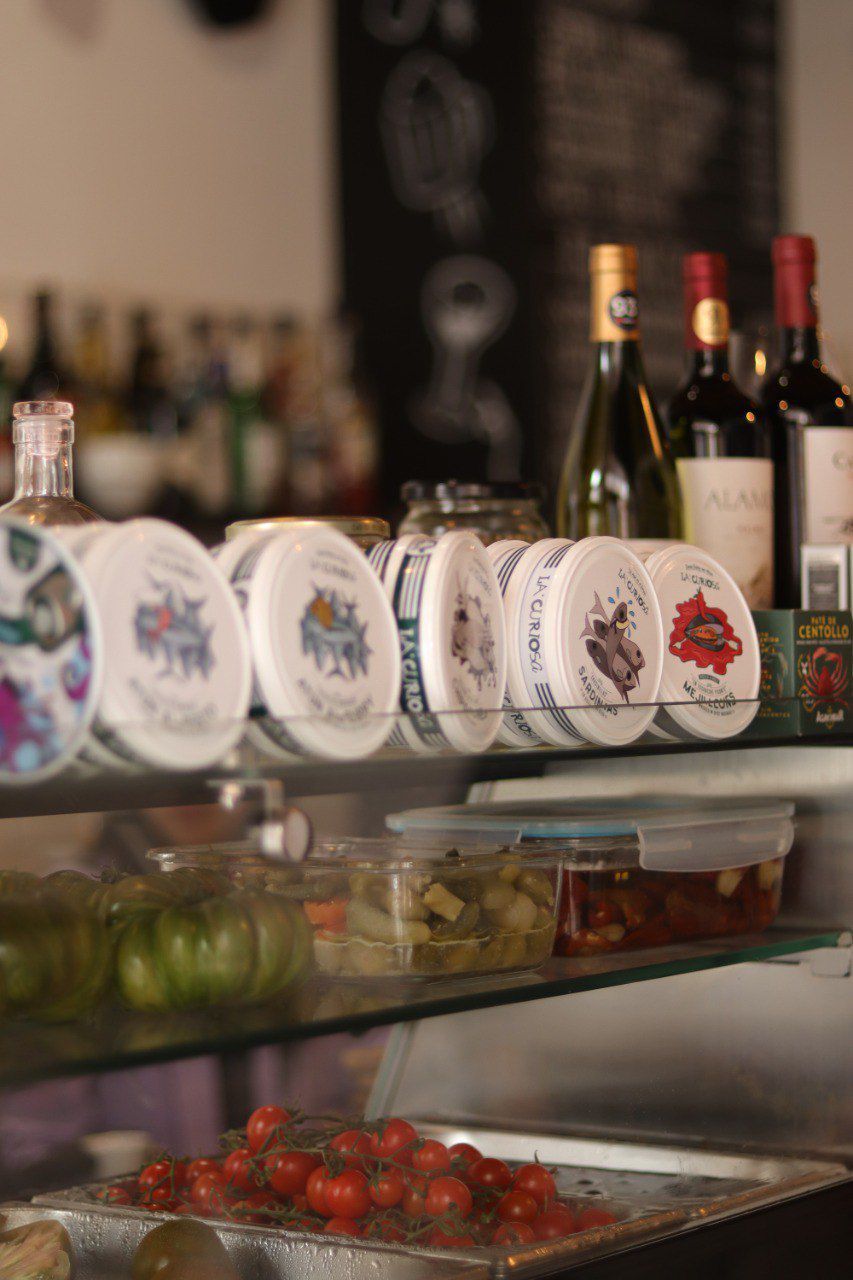 Ultramarinos en conserva