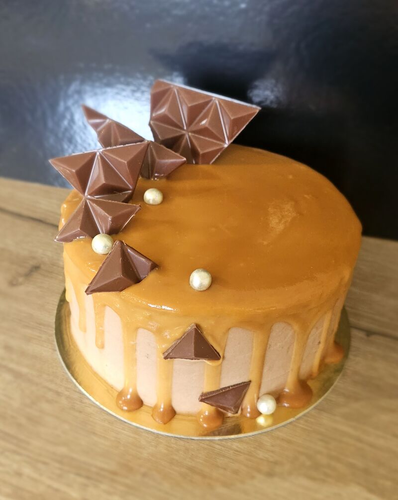 Drip cake CRUNCHY coulures caramel