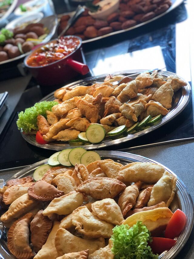 Fatiyir Schafskäse und Spinat ( Teigtaschen ) 