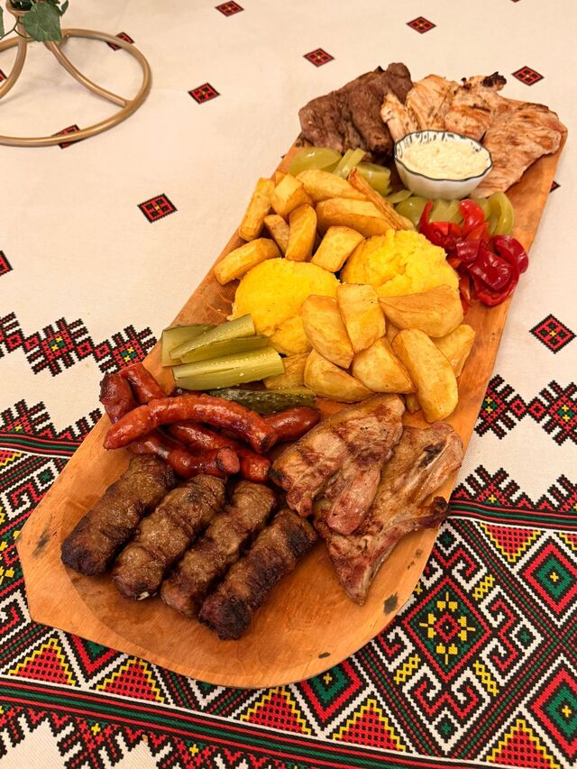 Platoul dacilor - 120 lei/2 pers