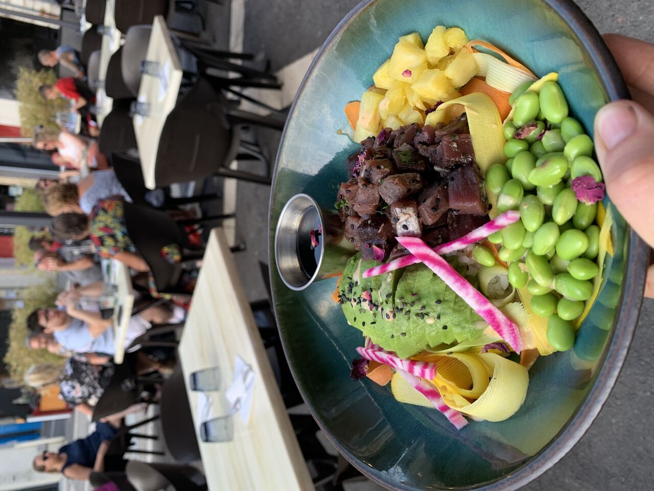 Poke bowl de thon rouge frais 