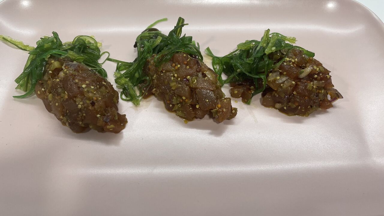 Tartar de atún con algas