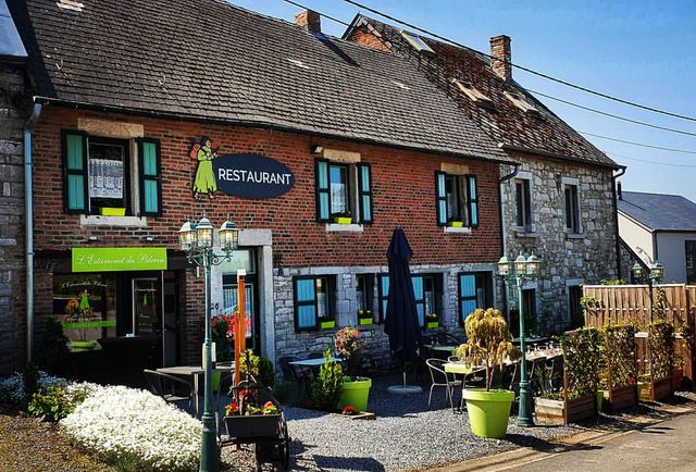 Restaurant créé dans une maison du 17ème siècle .
