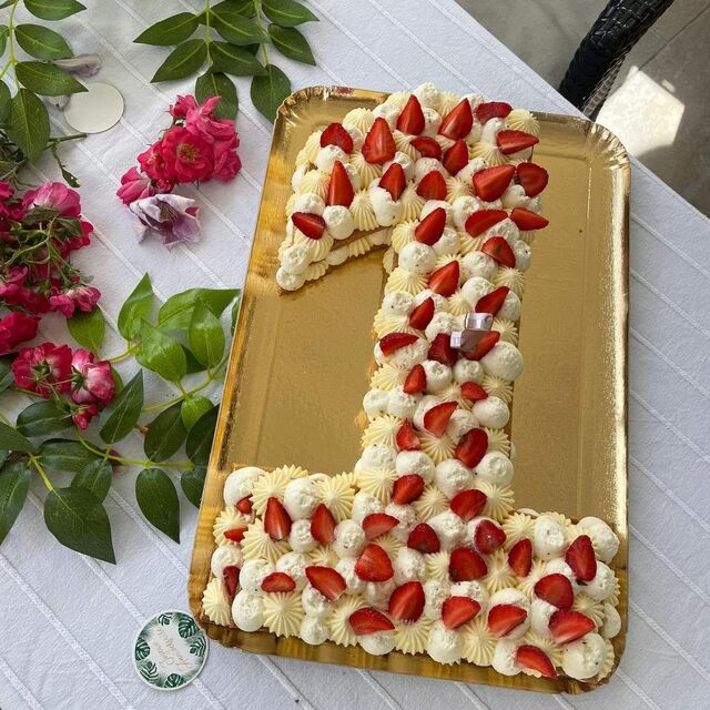 Number Cake ou Letter cake 12 parts 46 € (plusieurs parfums possibles)