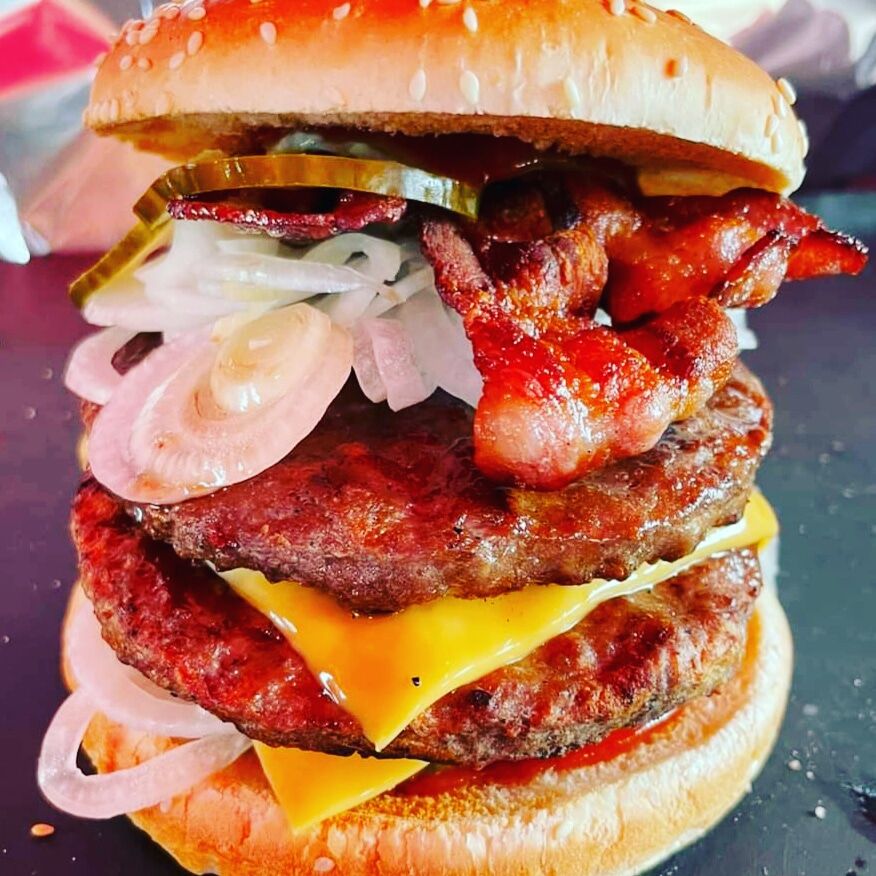 BBQ Bacon Burger mit Käse