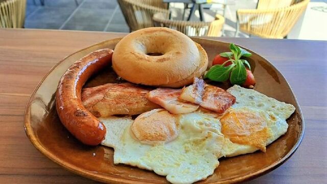 Jaja s pancetom/kobasicom